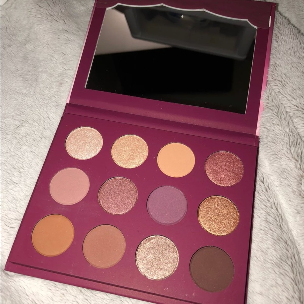 Eyeshadow palette